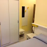 Aron Ξενοδοχείο 3*