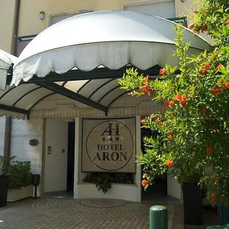 Szálloda Aron