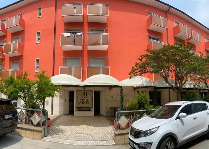 Hotel Aron 3*