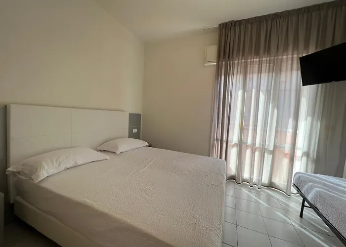 Aron Hotel