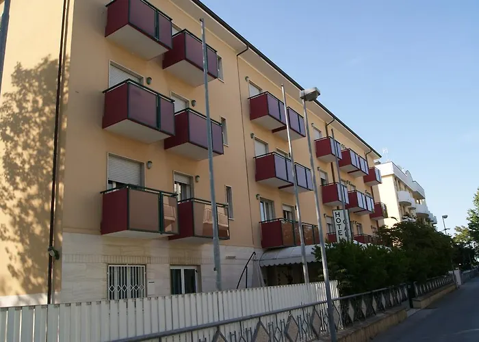 Aron Hotel
