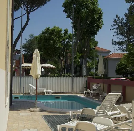 Aron Hotel