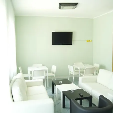 Aron Hotel 3*