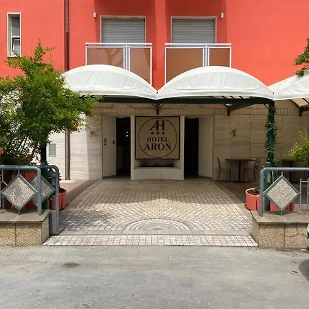 Aron Ξενοδοχείο