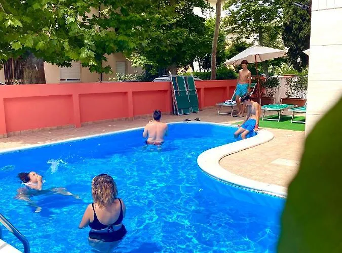 Ξενοδοχείο Aron 3*