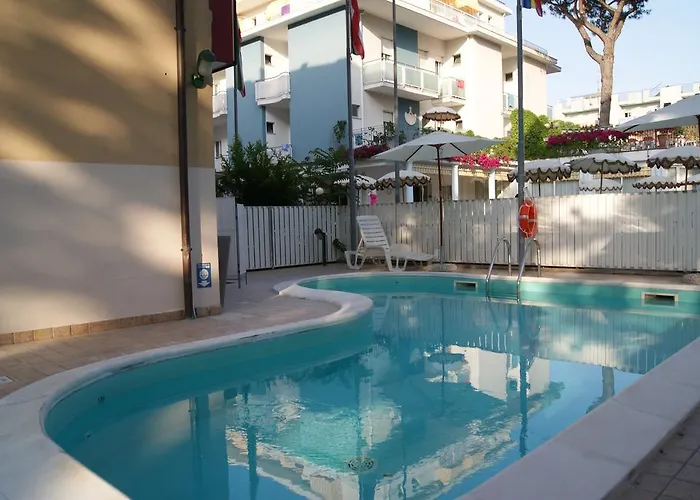 Hotel Aron 3*
