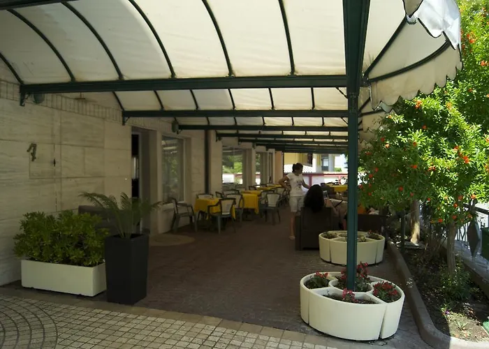 Hotel Aron 3*