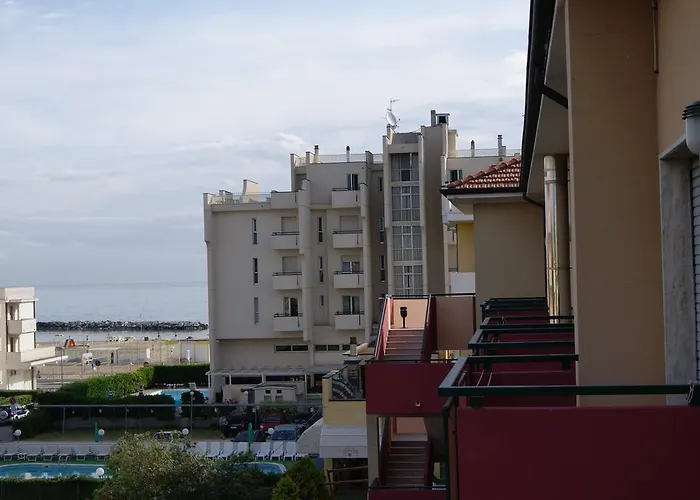 Aron Hotel